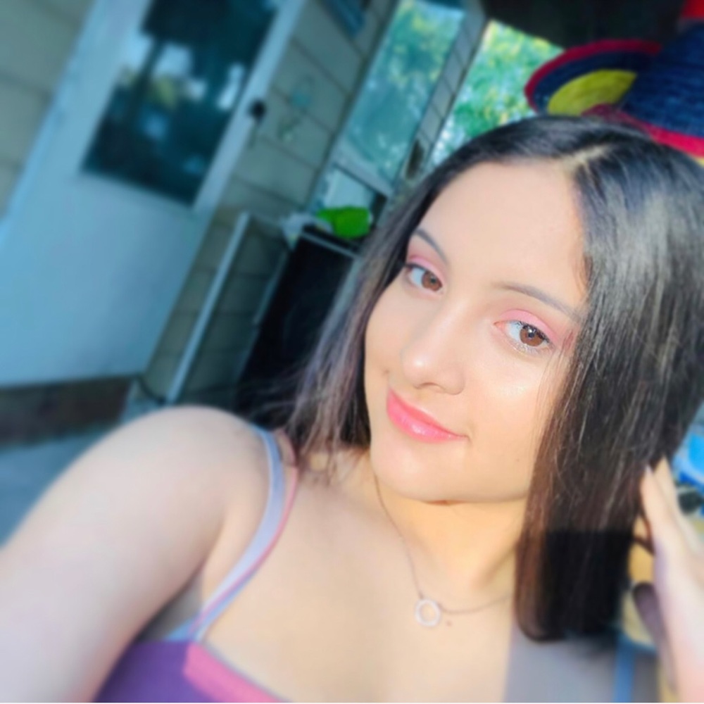 Meet your Posher, Ana